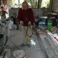 Sortie des pièces . Stage poterie en Ardèche